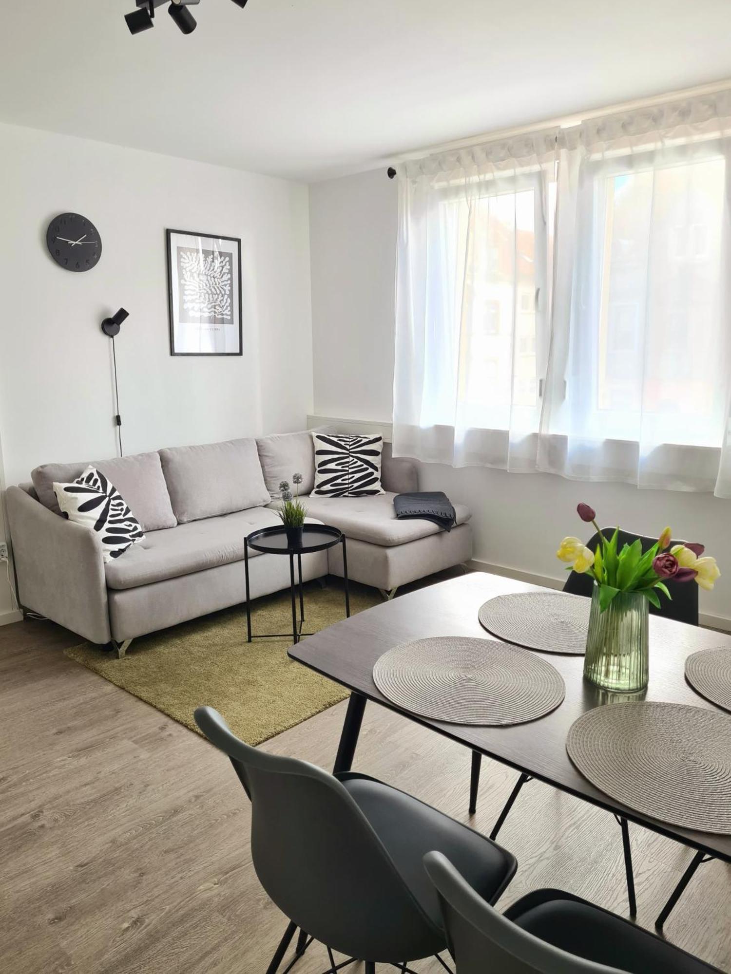 Modernes Zentrales Apartment Брухзал Екстериор снимка
